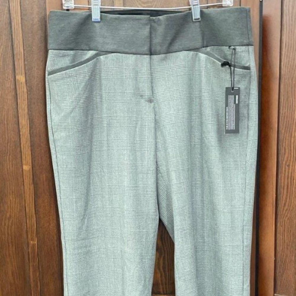 Express Editor low rise flare 10 short studio stretch gray